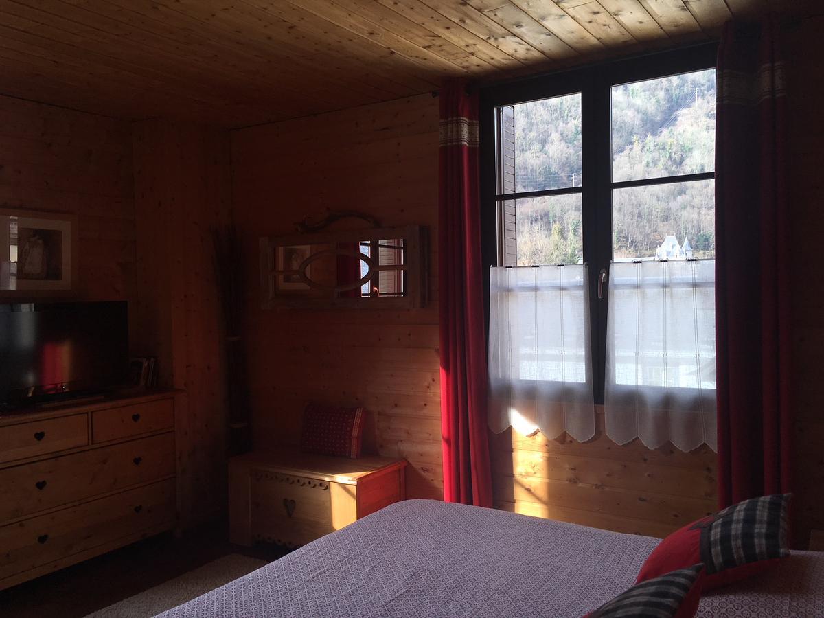 B & B Au Dela Du Temps Saint-Mamet ภายนอก รูปภาพ